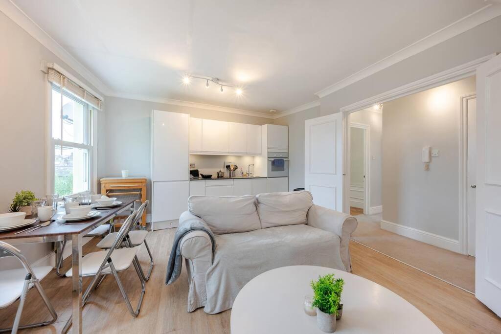 Cosy 2 Bed In Kensington Olympia Apartment London Exterior photo