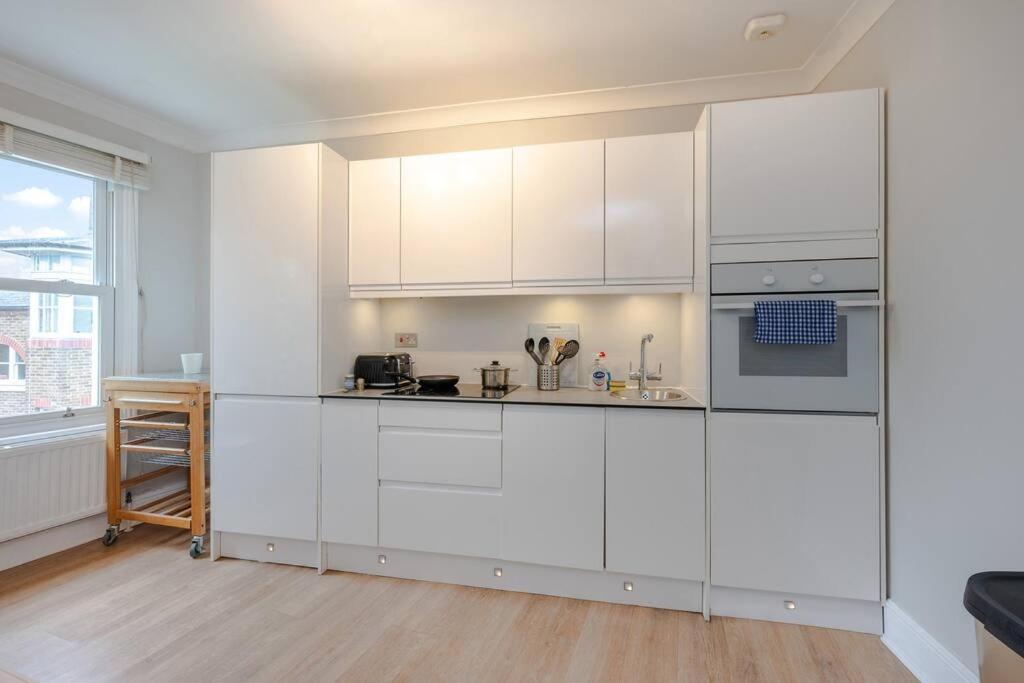 Cosy 2 Bed In Kensington Olympia Apartment London Exterior photo